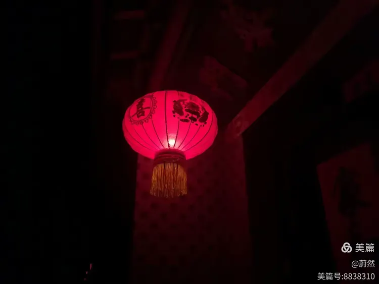 大红灯笼高高挂